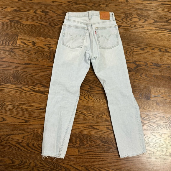 Brand: Levi’s Jeans, Sold from Aritzia. Size: W24 L26. - Picture 2 of 3